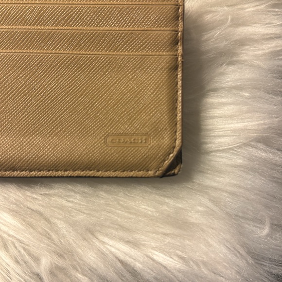 Authentic Vintage Coach Leather Wallet in Tan used condition - Picture 9 of 16